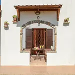Theonis Apartament *