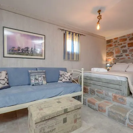 Theonis Appartement Moutsoúna