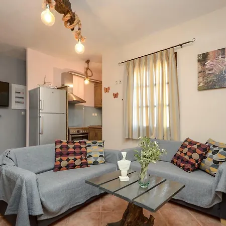 Appartement Theonis *
