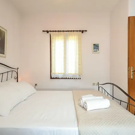 Theonis Appartement Moutsoúna