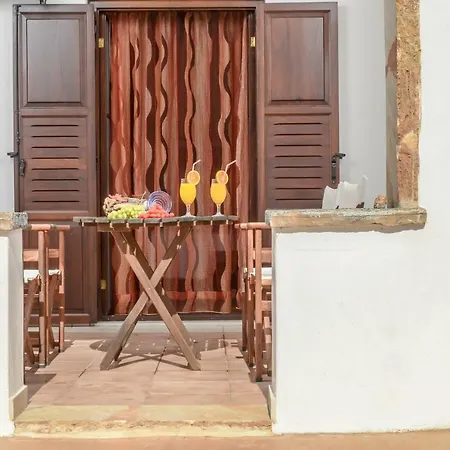 Theonis Διαμέρισμα Μουτσούνα