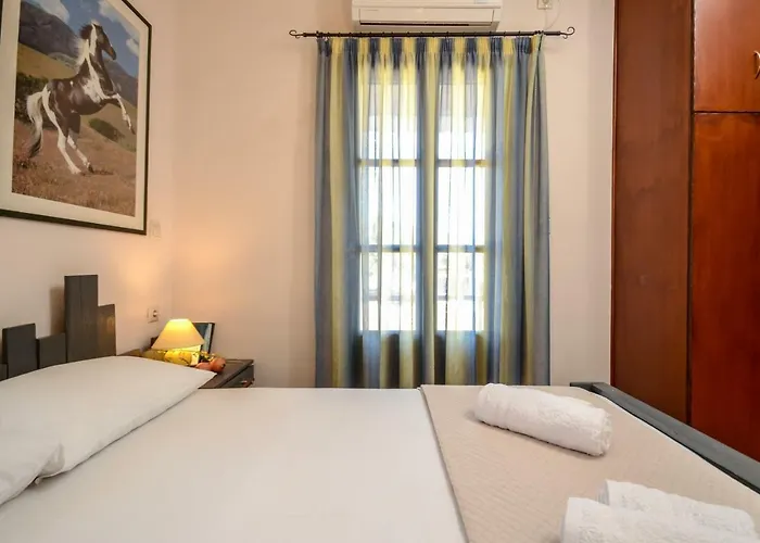 Theonis Villas Moutsoúna