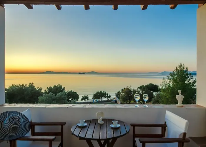 Theonis アパート Moutsoúna